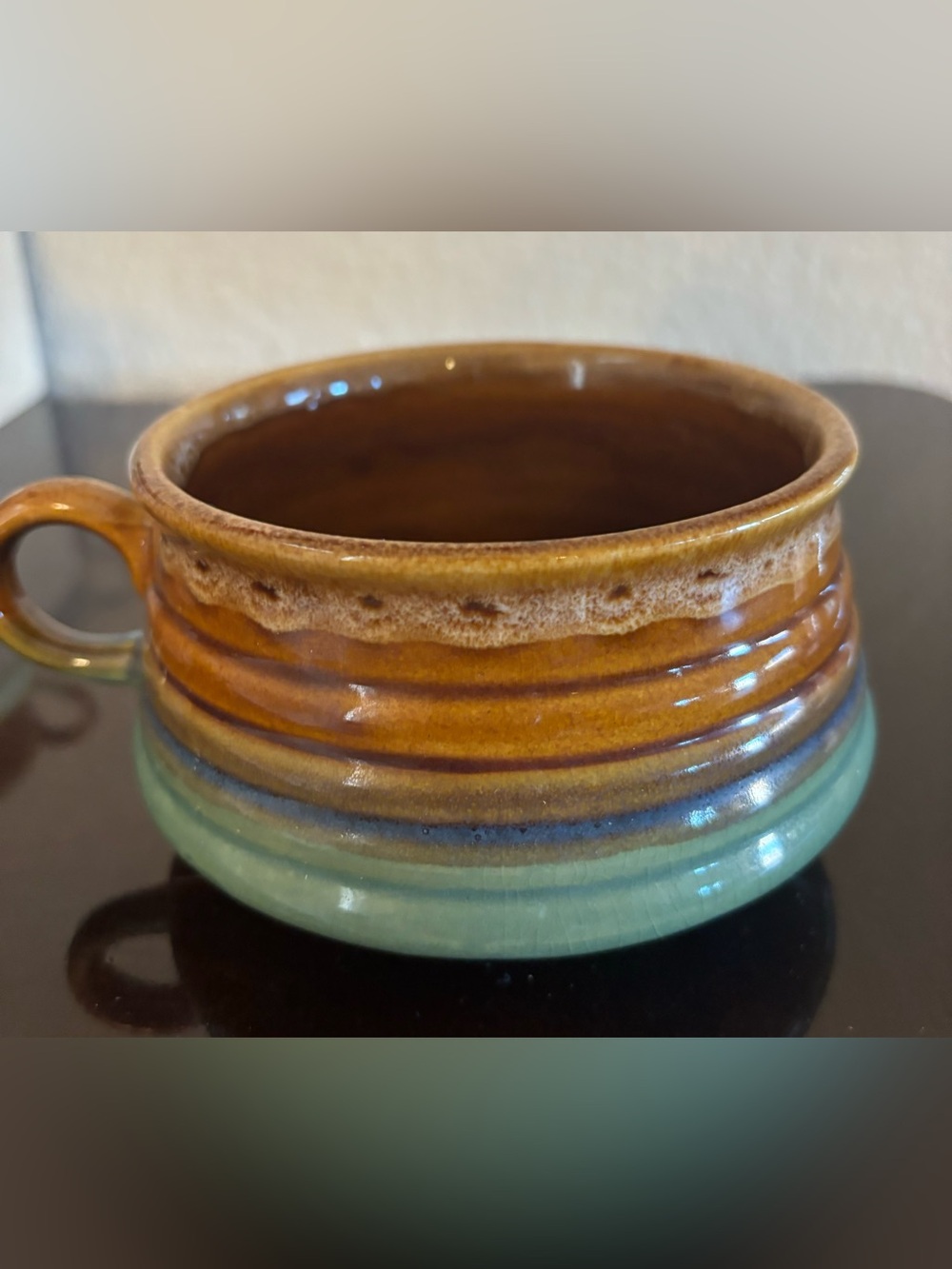 Set of 4 vintage, 16 oz, drip glaze pottery mugs w/ a rippled design pre-owned - Picture 5 of 8